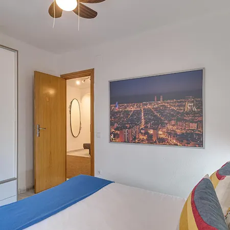 Lägenhet 2-bedroom Just 1 Minute From The Metro