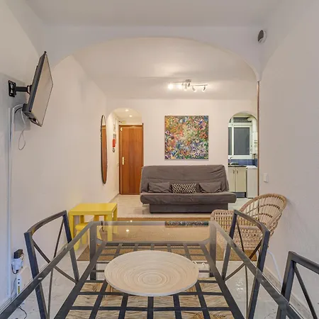 2-bedroom Just 1 Minute From The Metro Διαμέρισμα Οσπιταλέτ ντε Λιοβρεγάτ